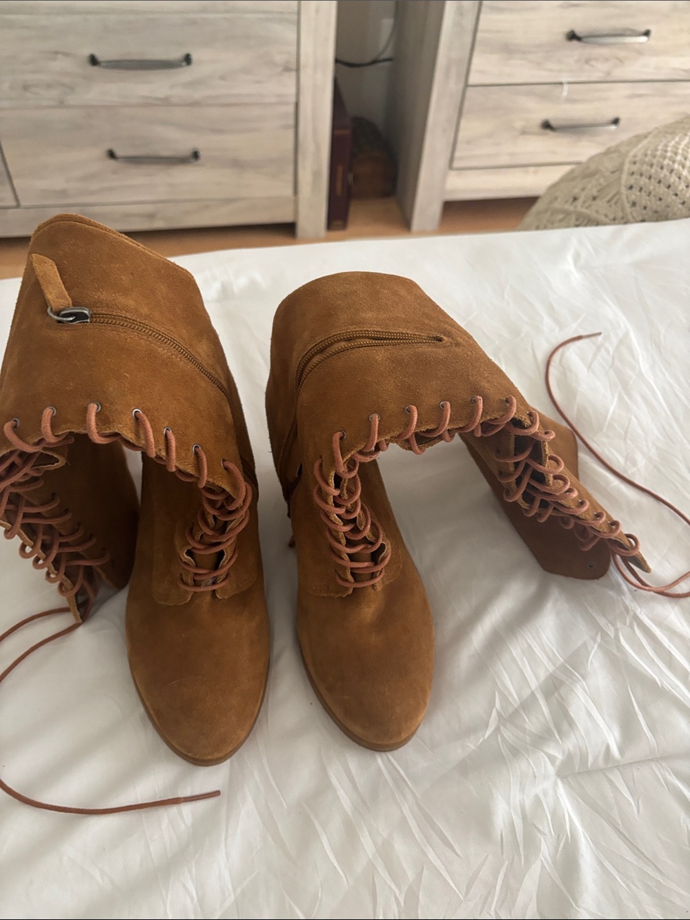 UGG AUSTRALIA Camille Brown Antique Suede "Lace UP" Granny Boots Size 7.5 New